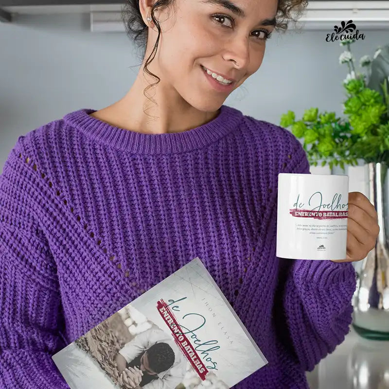 Caneca "De Joelhos, Enfrento Batalhas!"